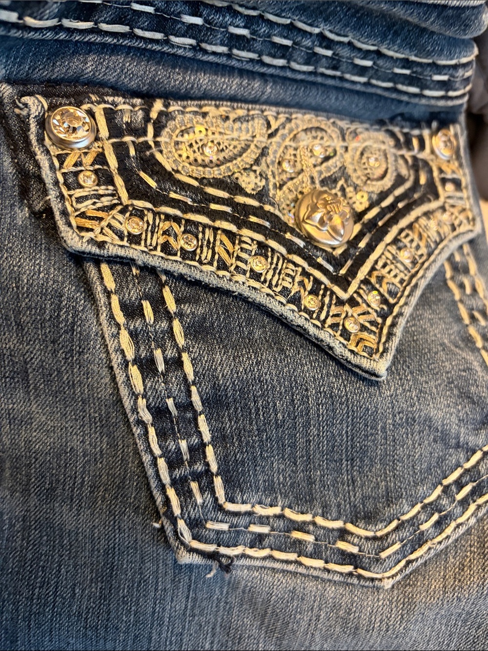 Miss Me Embellished Light Blue Boot Cut Jeans with a 34 length - Picture 4 of 10